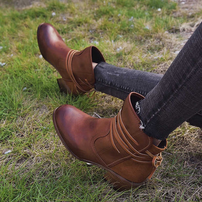 Elegante und detaillierte unterstützende allgemeine Stiefel