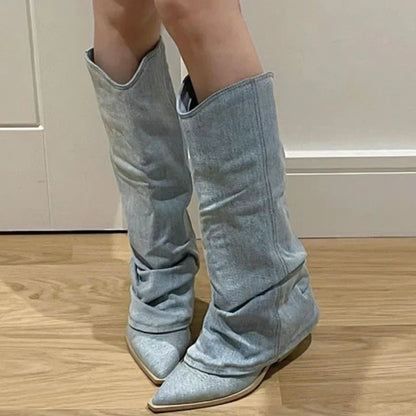 Elegante und detaillierte unterstützende allgemeine Stiefel