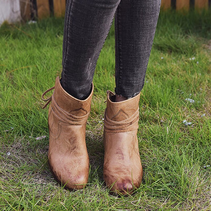 Elegante und detaillierte unterstützende allgemeine Stiefel