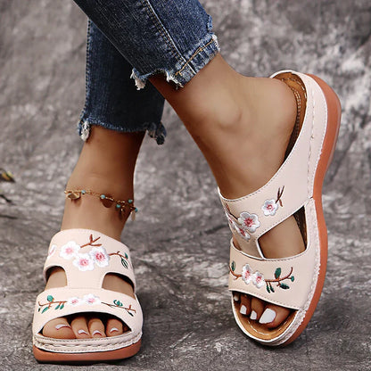 Runa® | Zarte Sandalen mit floraler Stickerei und Komfortsohle