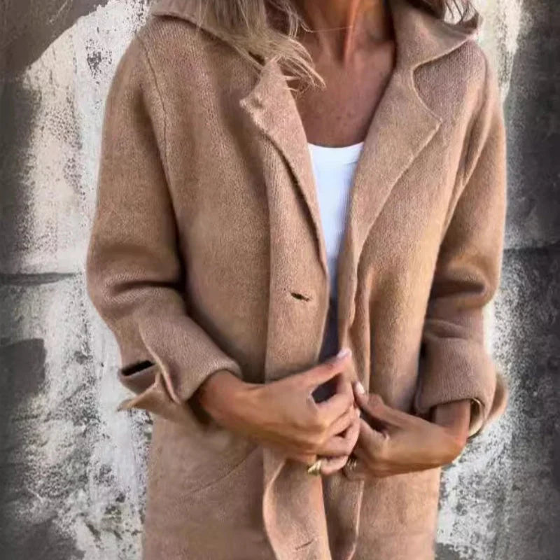 Alexis | Klassische und bequeme Winter-Strickjacke